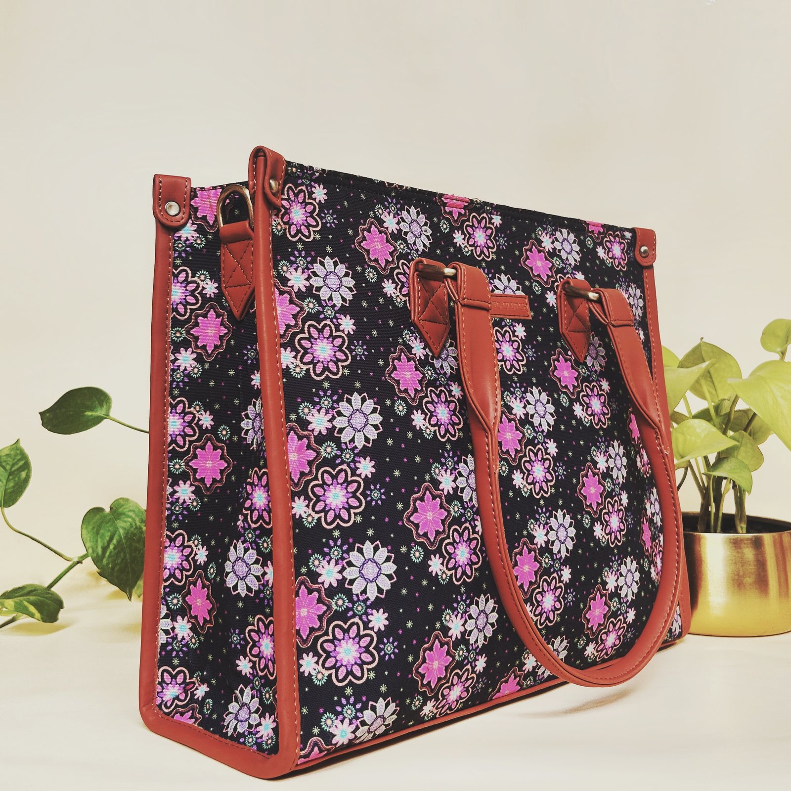 RangRez Tote - Image 3